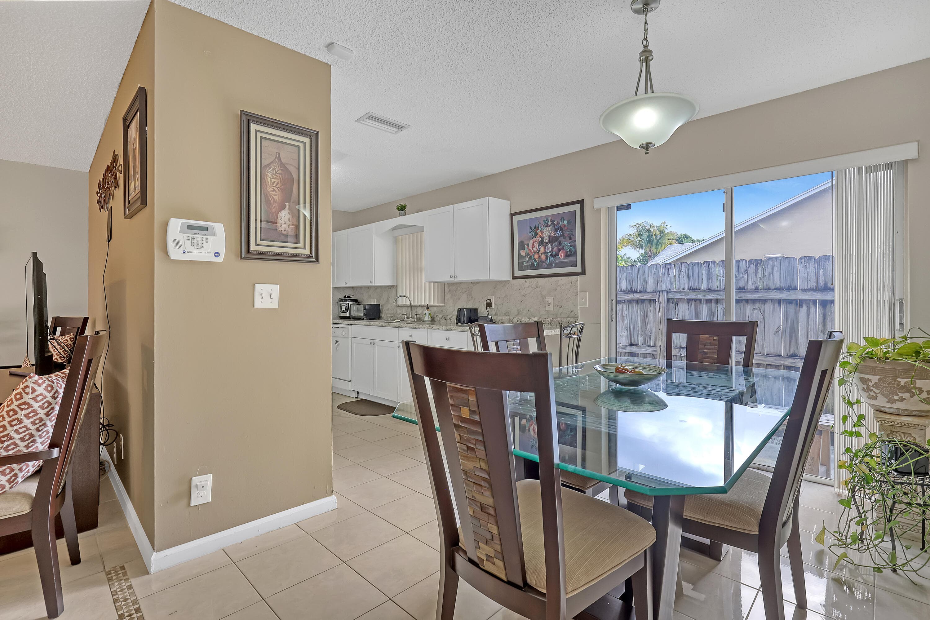 302 SW 8th Street, Boynton Beach, FL 33426 — photo 10 of 29