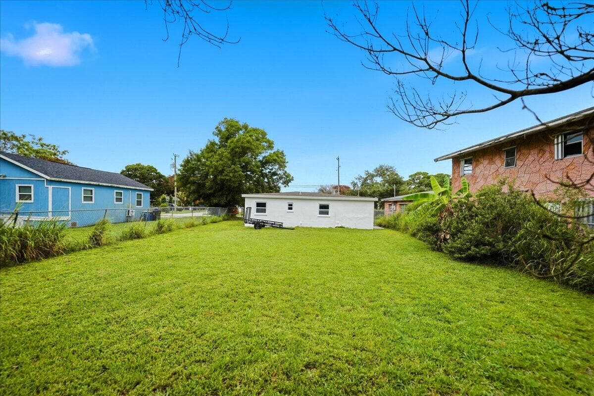 1110 N 22nd Street, Fort Pierce, FL 34950 — photo 32 of 48