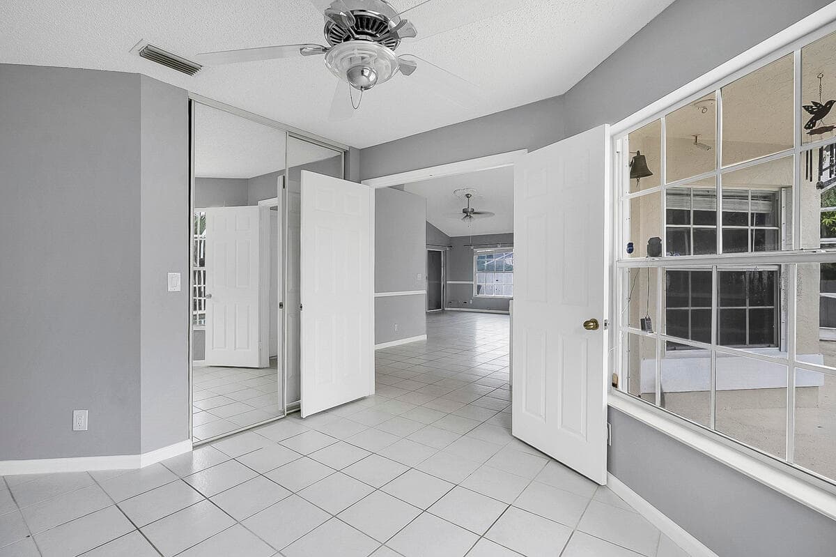 3814 Circle Lake Drive, West Palm Beach, FL 33417 — photo 7 of 56