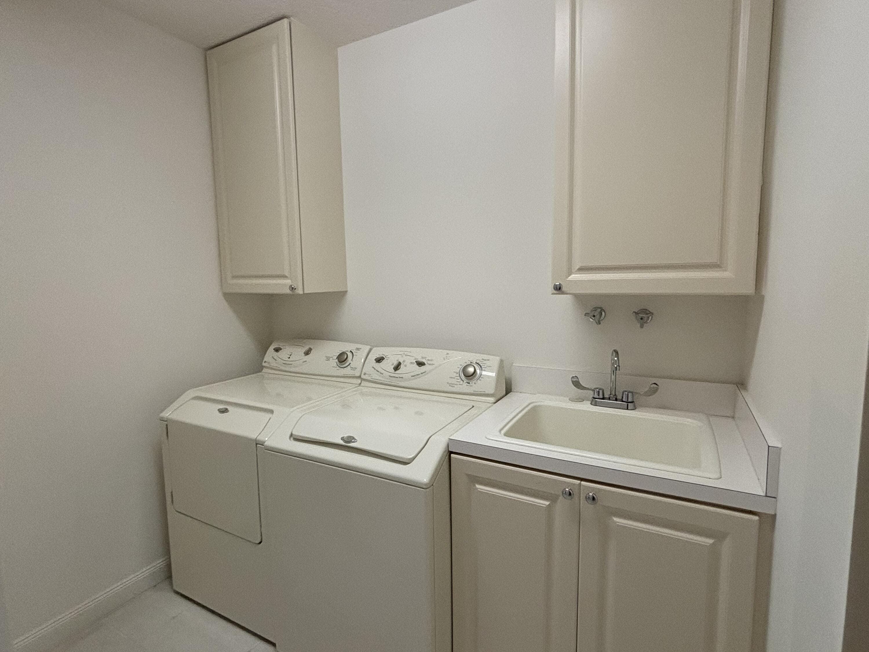 10 E Harbour Isle Dr Drive E 302, Fort Pierce, FL 34949 — photo 10 of 11
