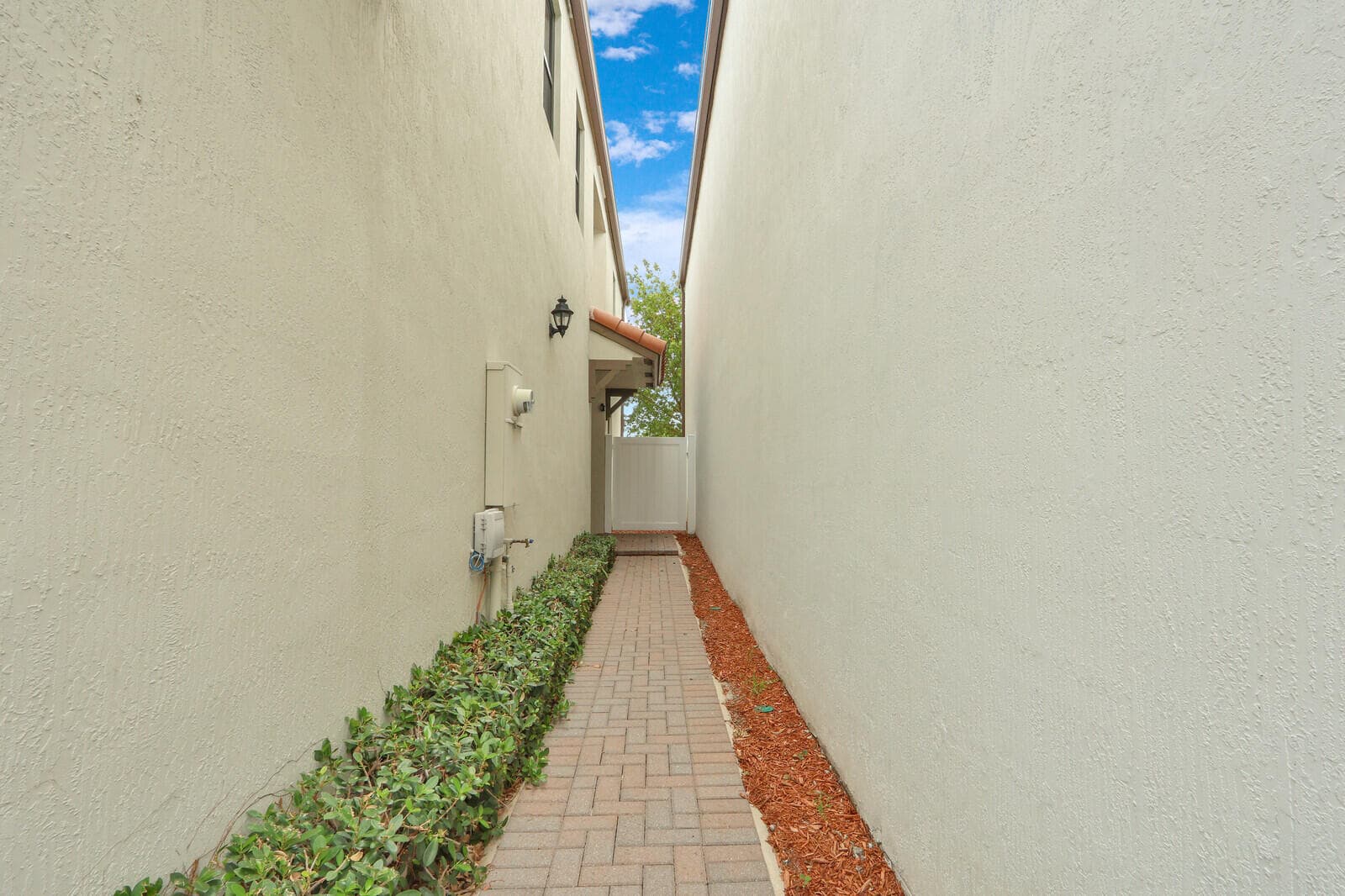 4008 Sequoia Place, Riviera Beach, FL 33410 — photo 2 of 37