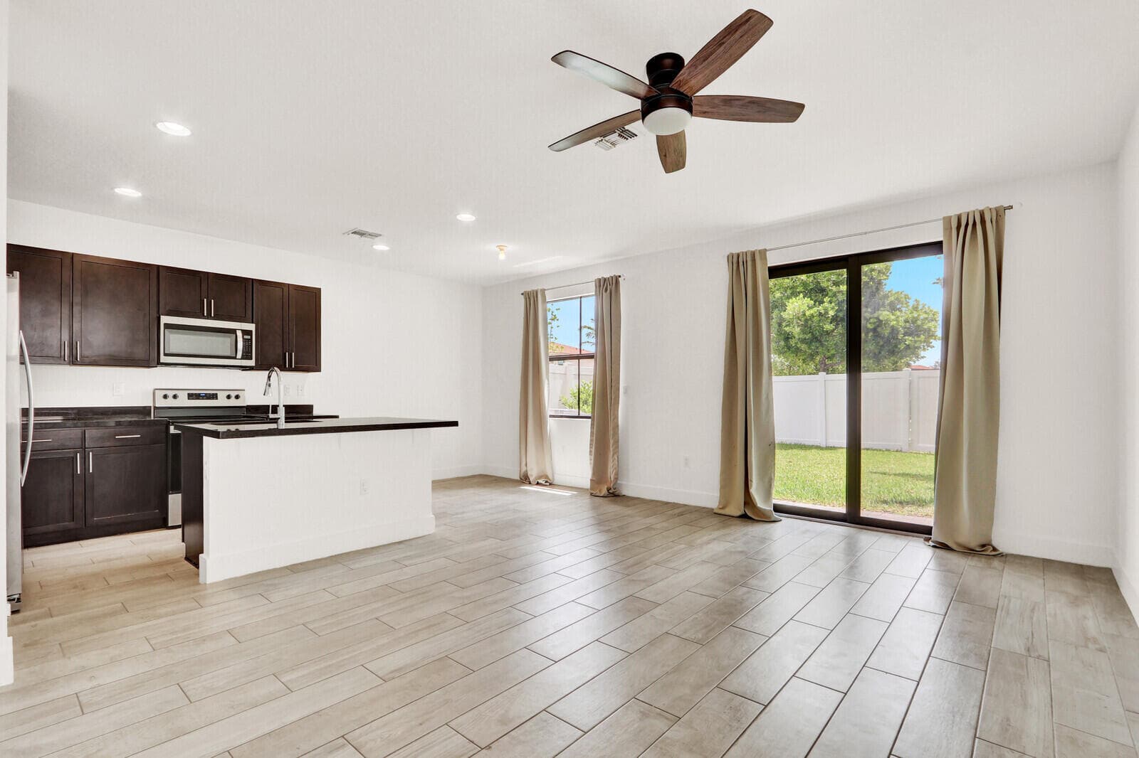 4008 Sequoia Place, Riviera Beach, FL 33410 — photo 6 of 37