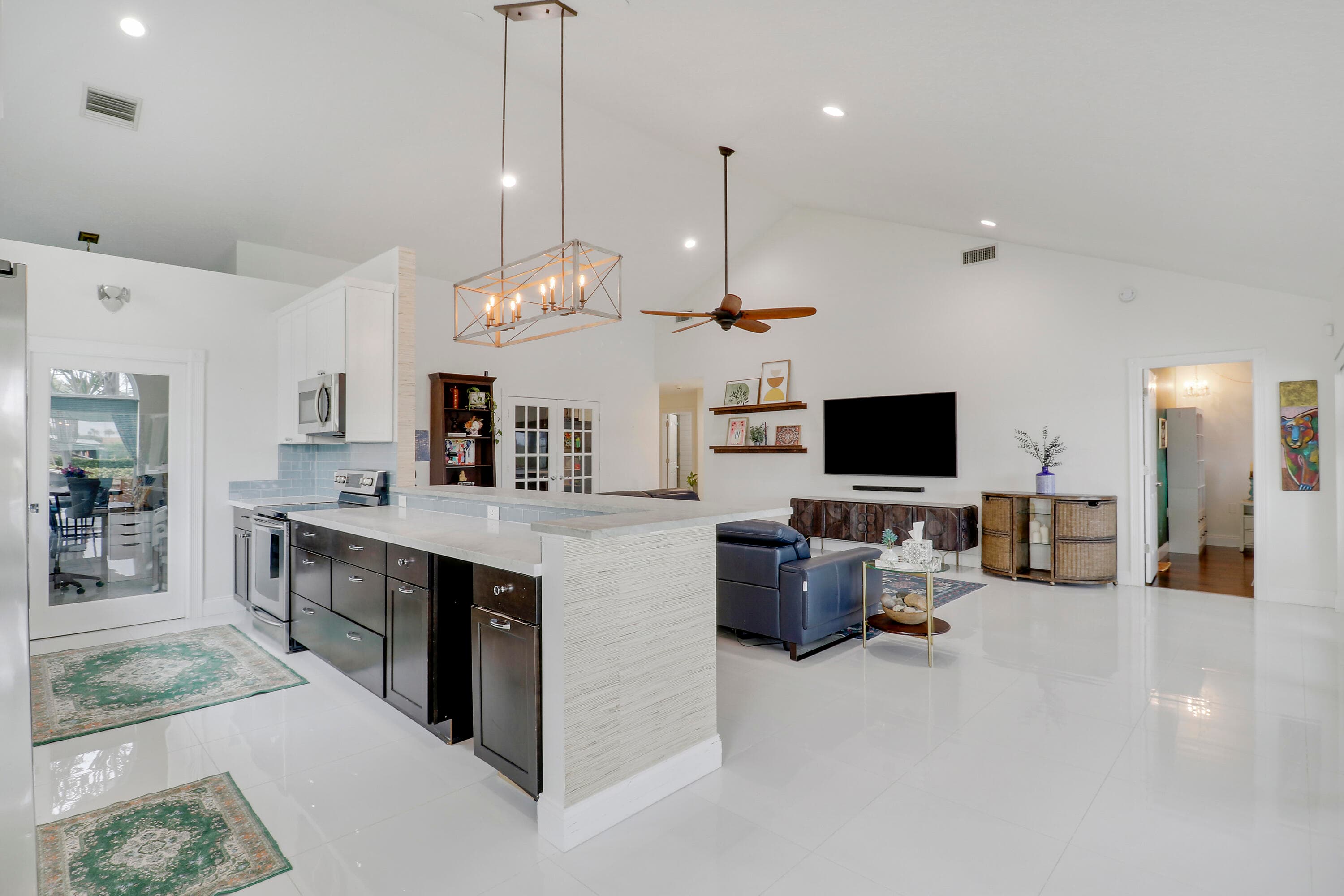 1560 Wilderness Road, West Palm Beach, FL 33409 — photo 12 of 51