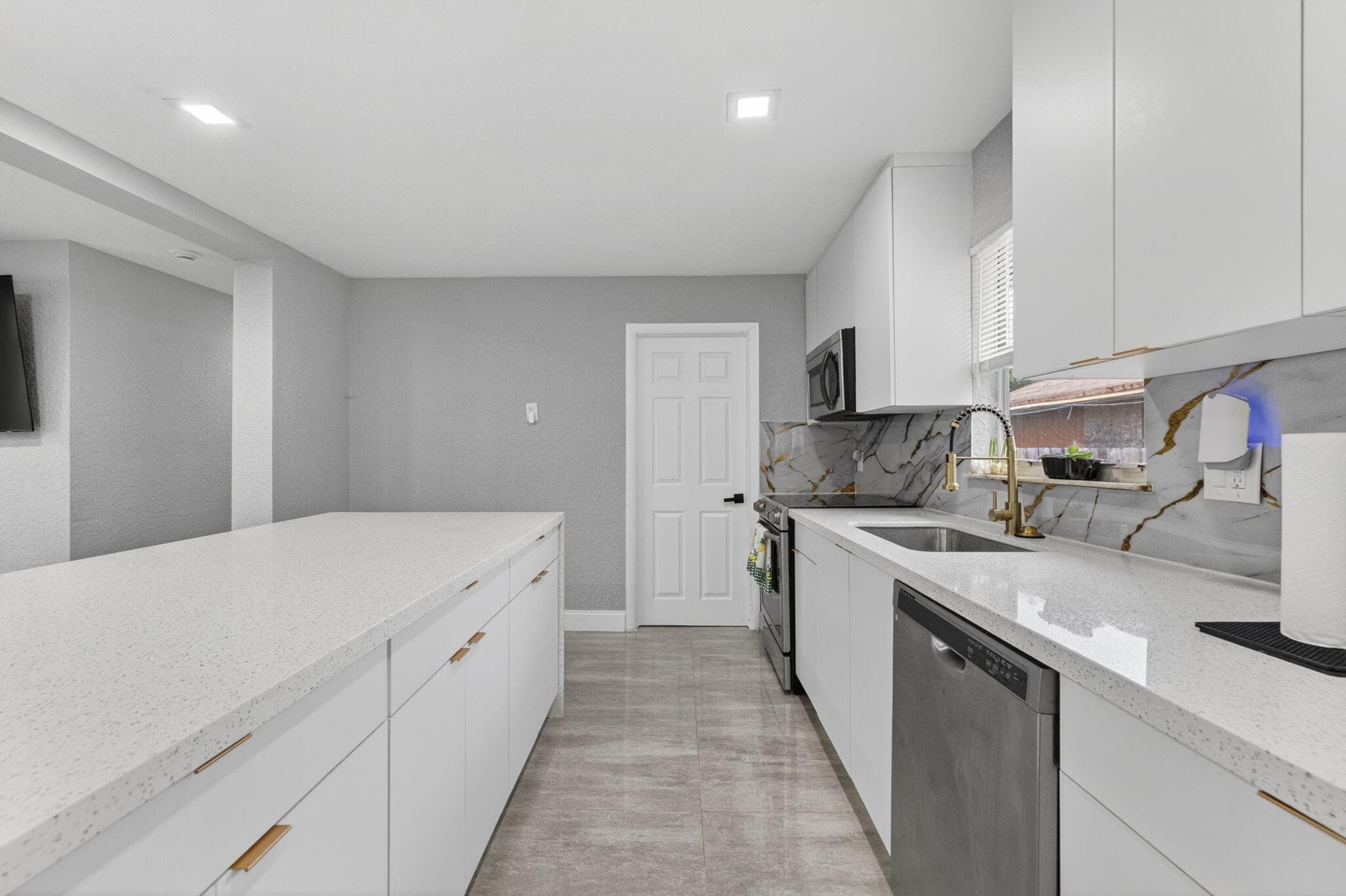 800 NW 6th Avenue, Pompano Beach, FL 33060 — photo 13 of 24
