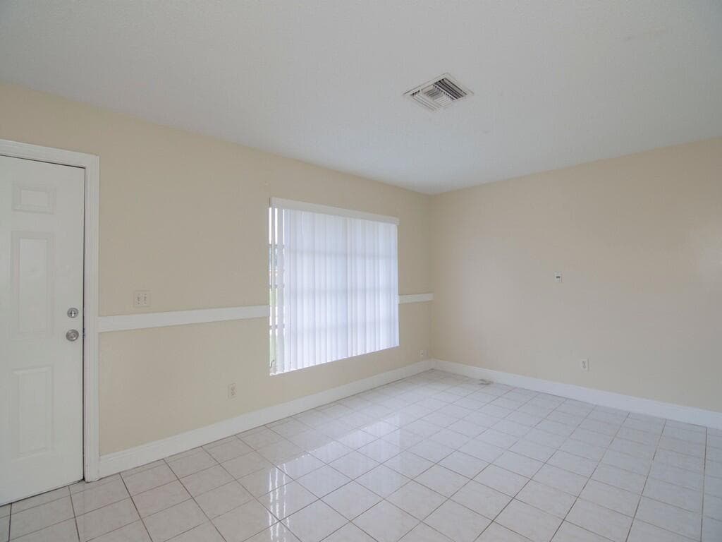 650 SE Evergreen Terrace, FL 34983 — photo 10 of 44