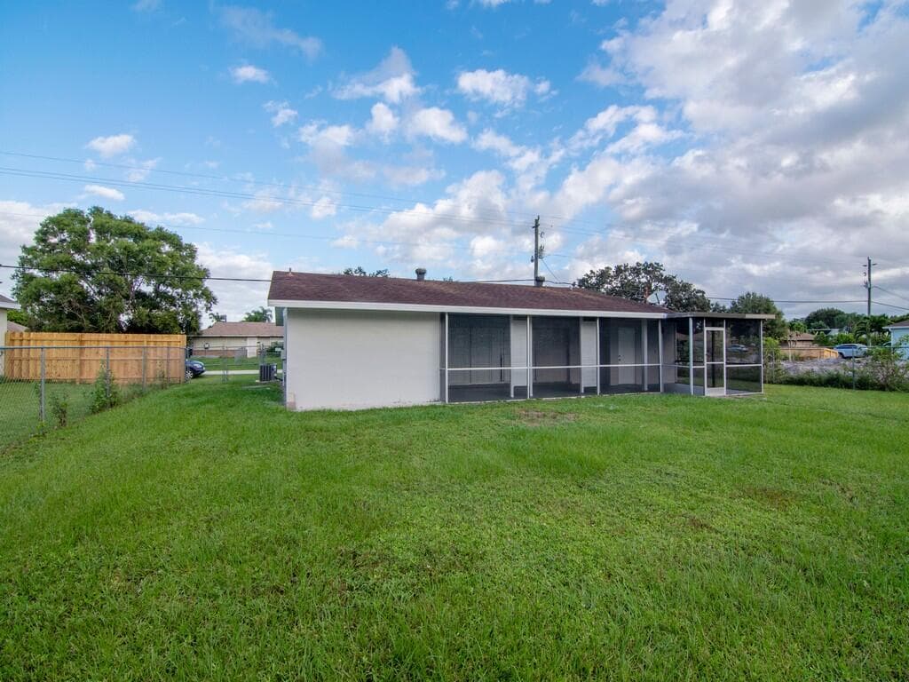 650 SE Evergreen Terrace, FL 34983 — photo 36 of 44