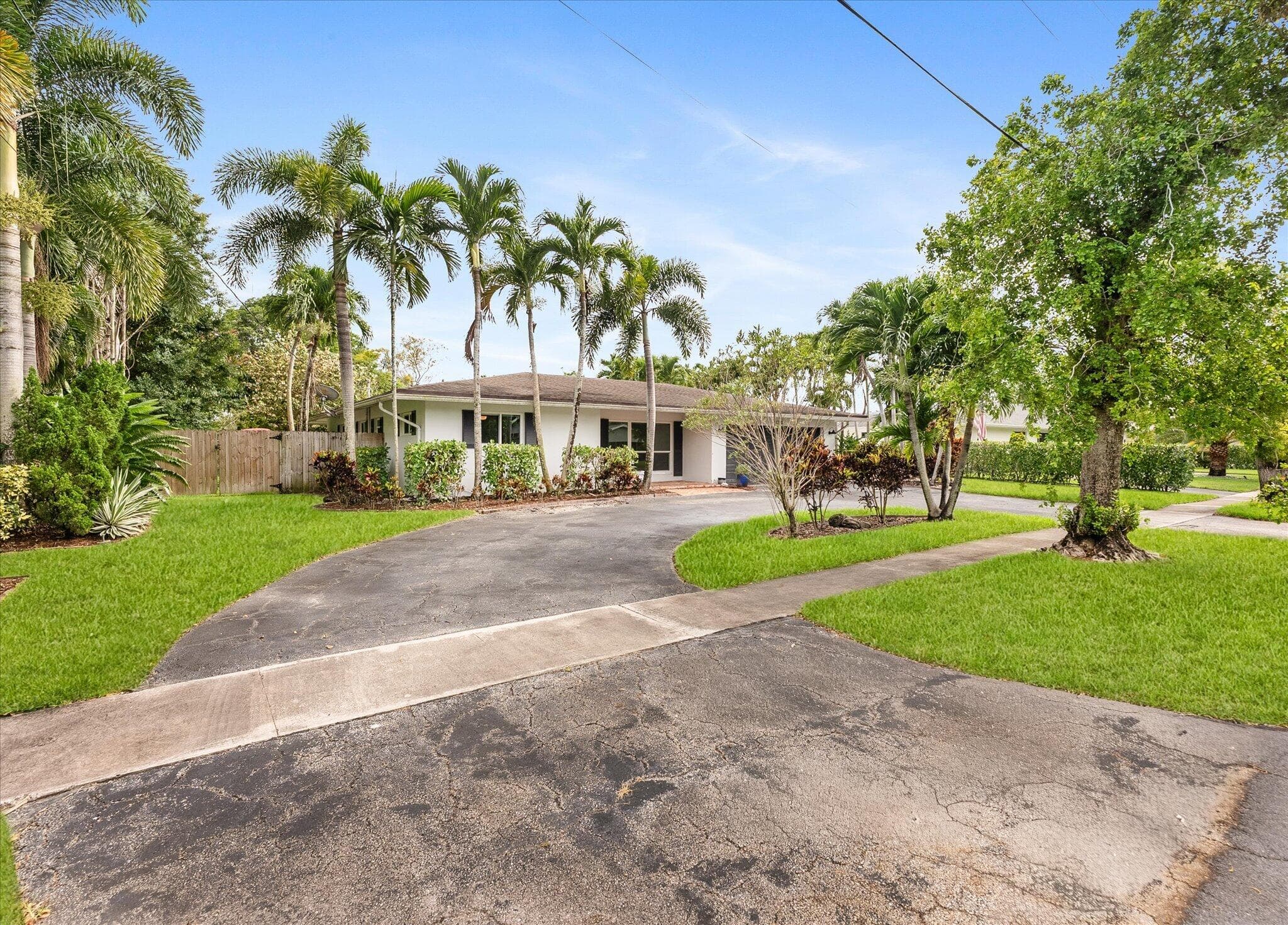 6250 SW 6th Street, Plantation, FL 33317 — photo 1 of 52