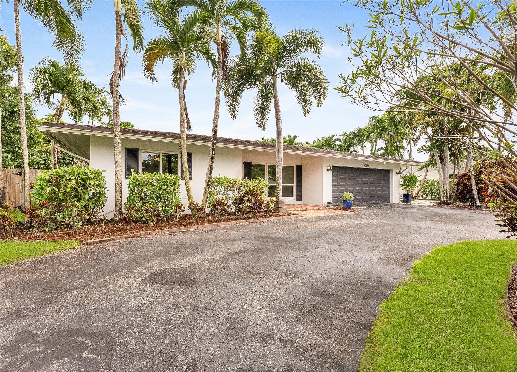 6250 SW 6th Street, Plantation, FL 33317 — photo 3 of 52