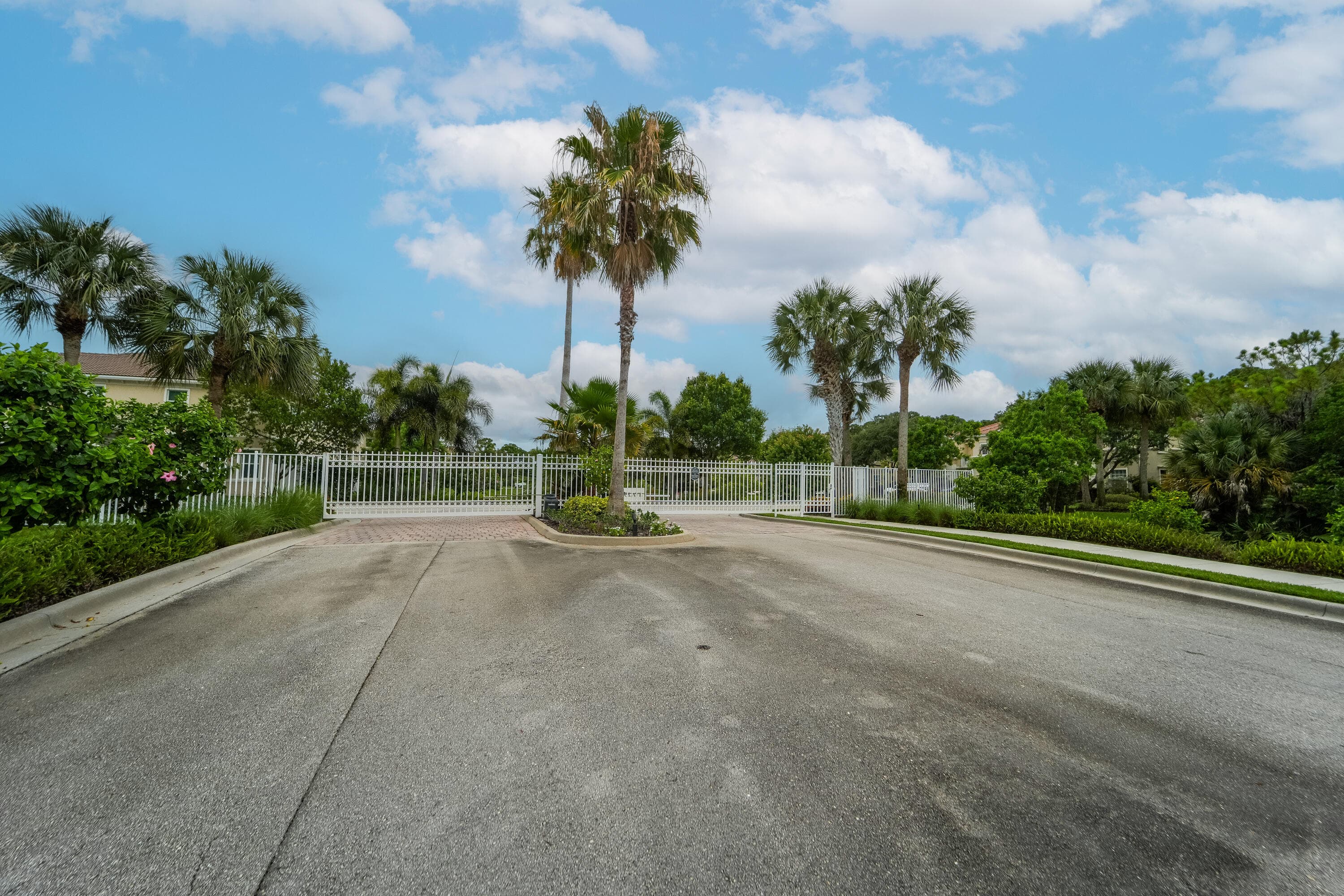 6128 SE Portofino Circle 104, Hobe Sound, FL 33455 — photo 4 of 36