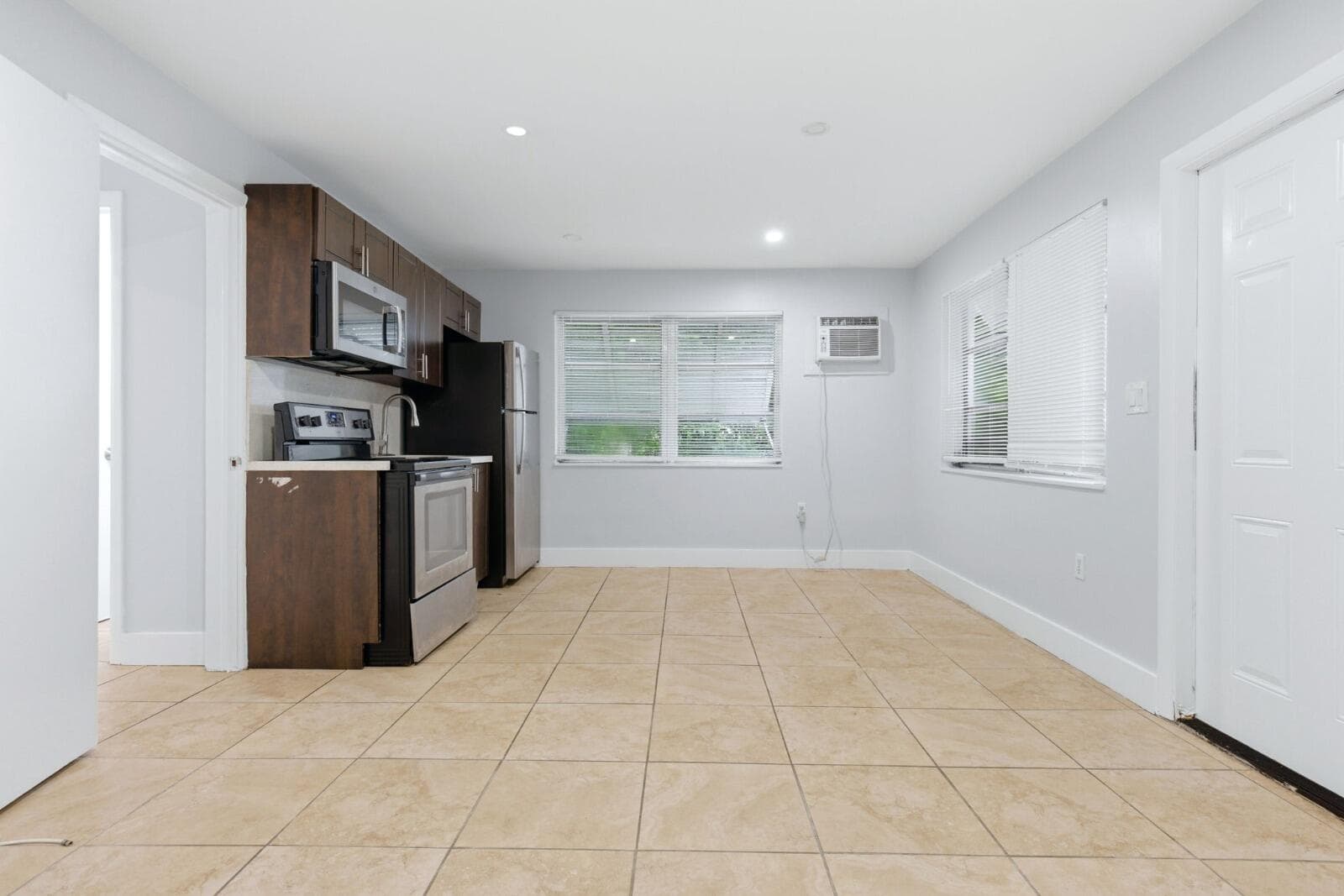 1964 NE 172nd Street 5, North Miami Beach, FL 33162 — photo 3 of 15