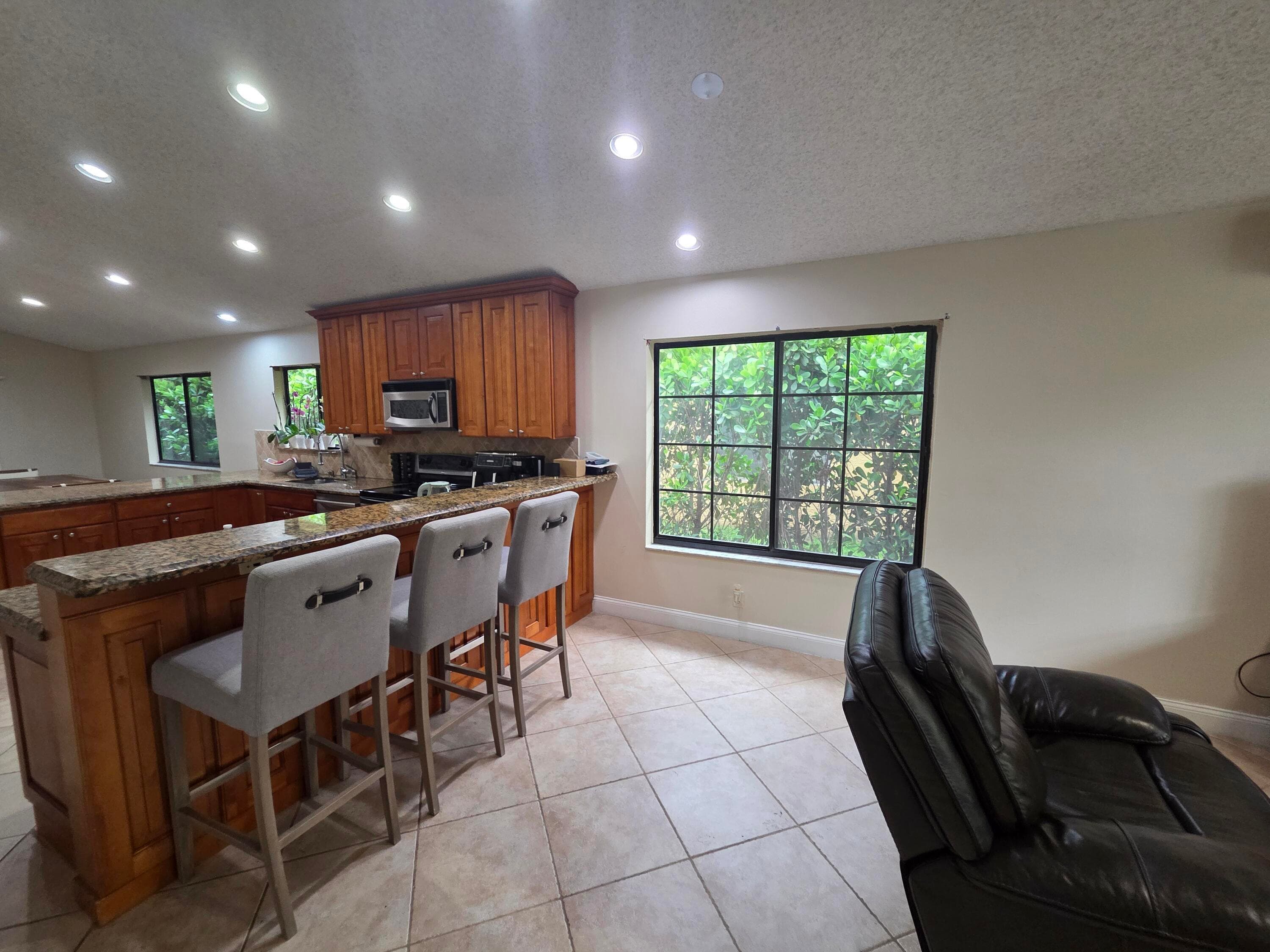 4170 NW 6th Street, Deerfield Beach, FL 33442 — photo 5 of 29