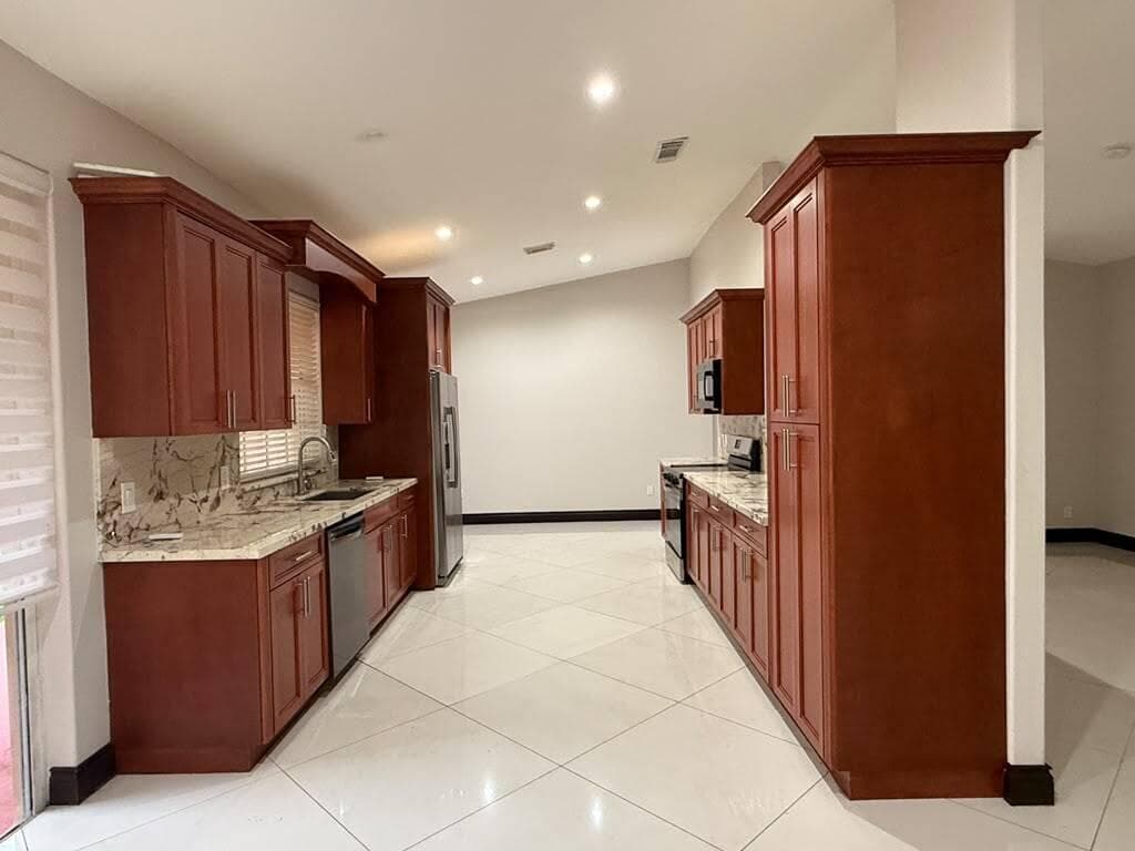 9141 NW 152nd Street, Miami Lakes, FL 33018 — photo 10 of 33