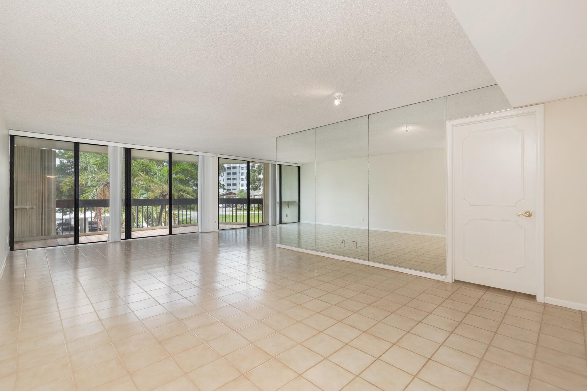 2000 Presidential Way 206, West Palm Beach, FL 33401 — photo 3 of 23