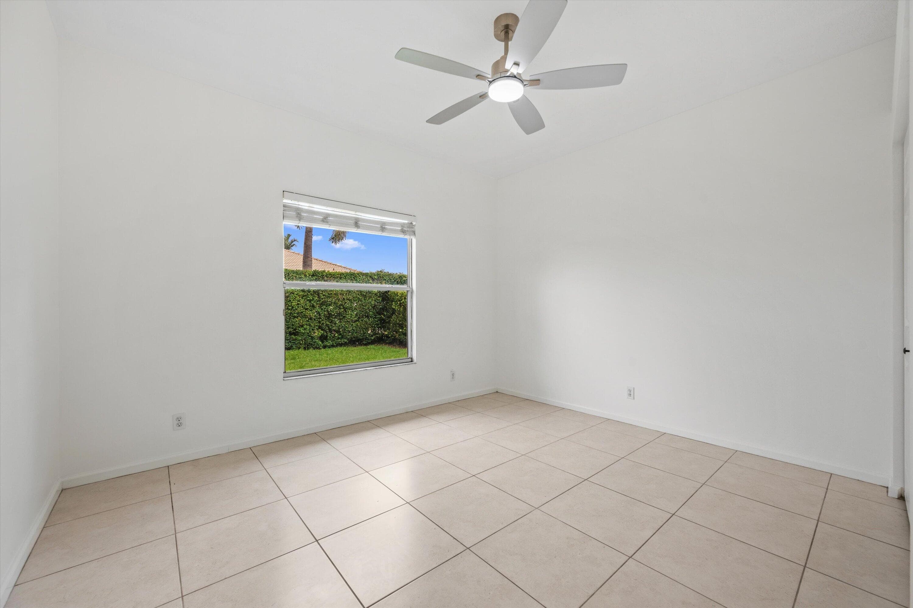 106 Fernwood Crescent, Royal Palm Beach, FL 33411 — photo 18 of 25