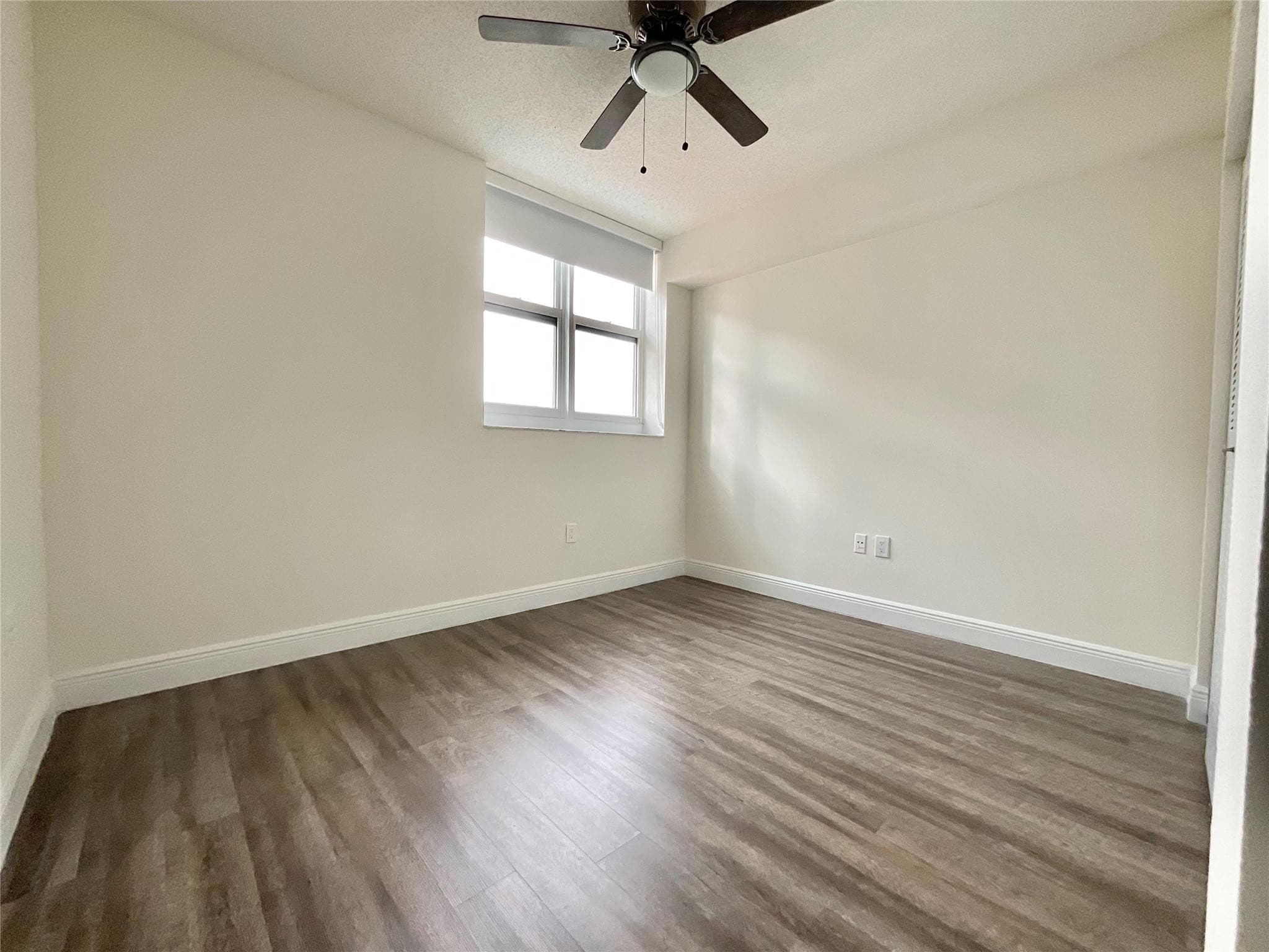 16900 N Bay Road 2-817, Sunny Isles Beach, FL 33160 — photo 5 of 31