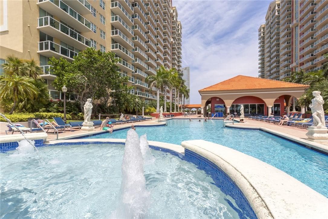 16900 N Bay Road 2-817, Sunny Isles Beach, FL 33160 — photo 30 of 31
