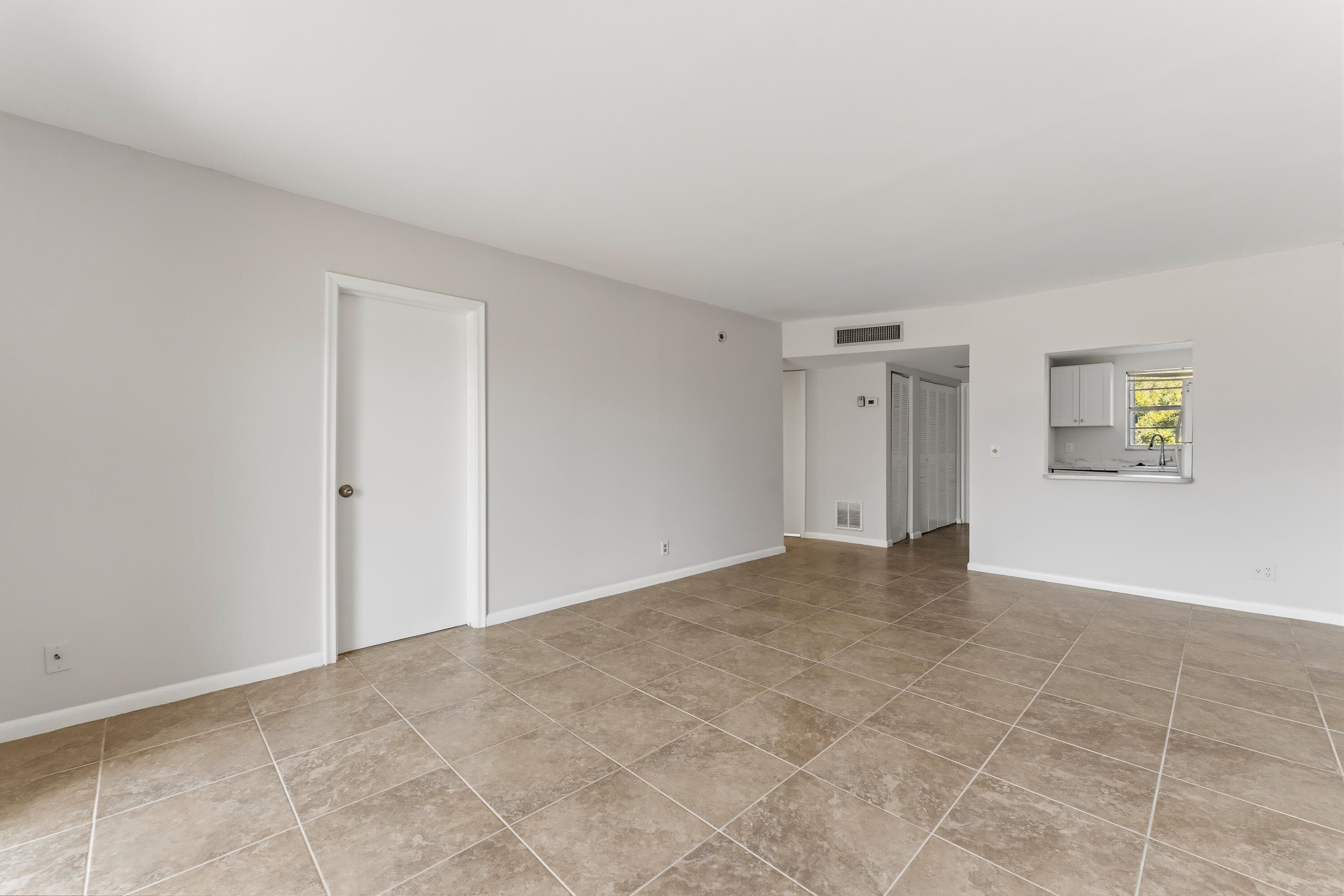 1638 Embassy Drive 208, West Palm Beach, FL 33401 — photo 13 of 42