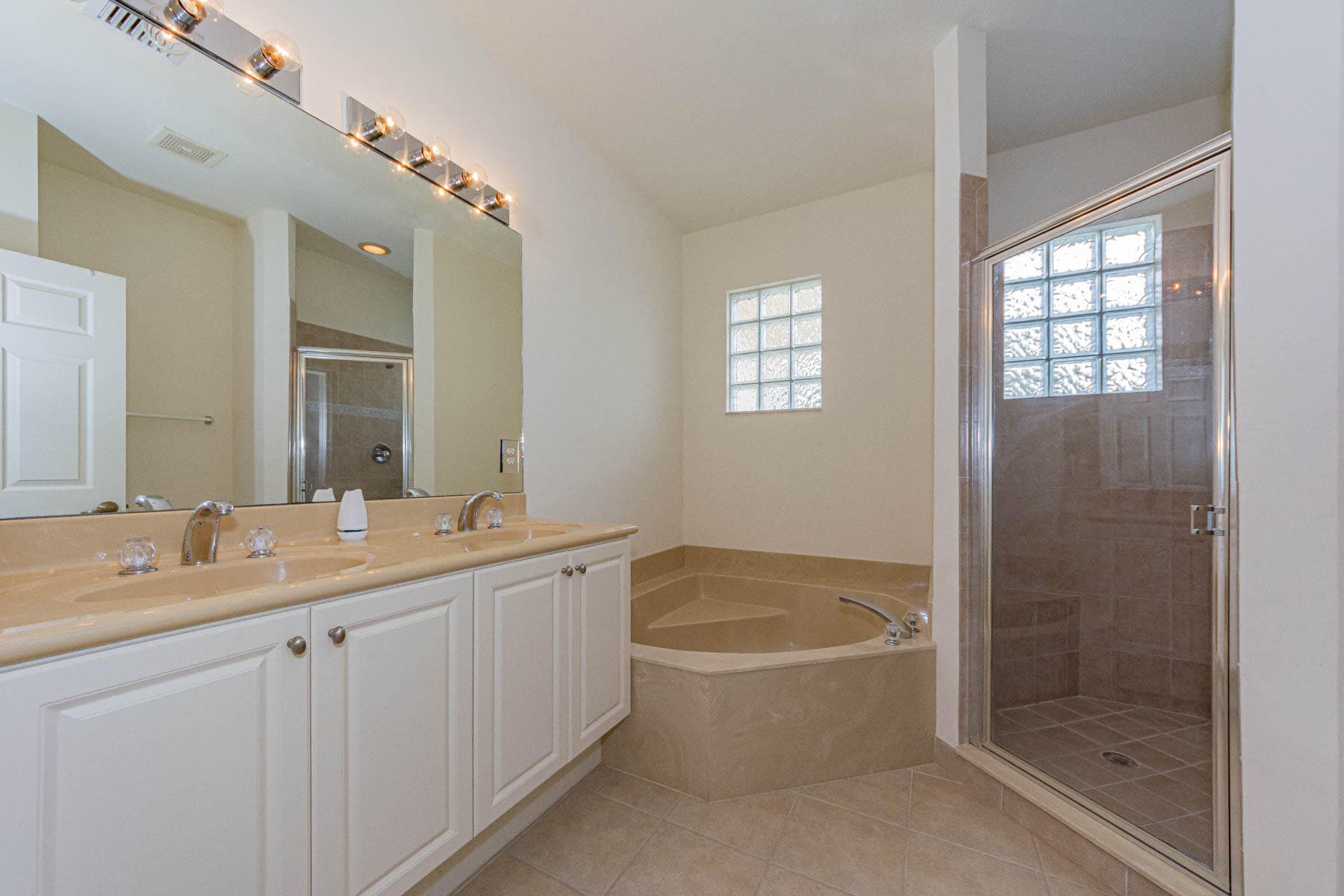2563 SW Stockbridge Sq Square SW, Vero Beach, FL 32962 — photo 16 of 35