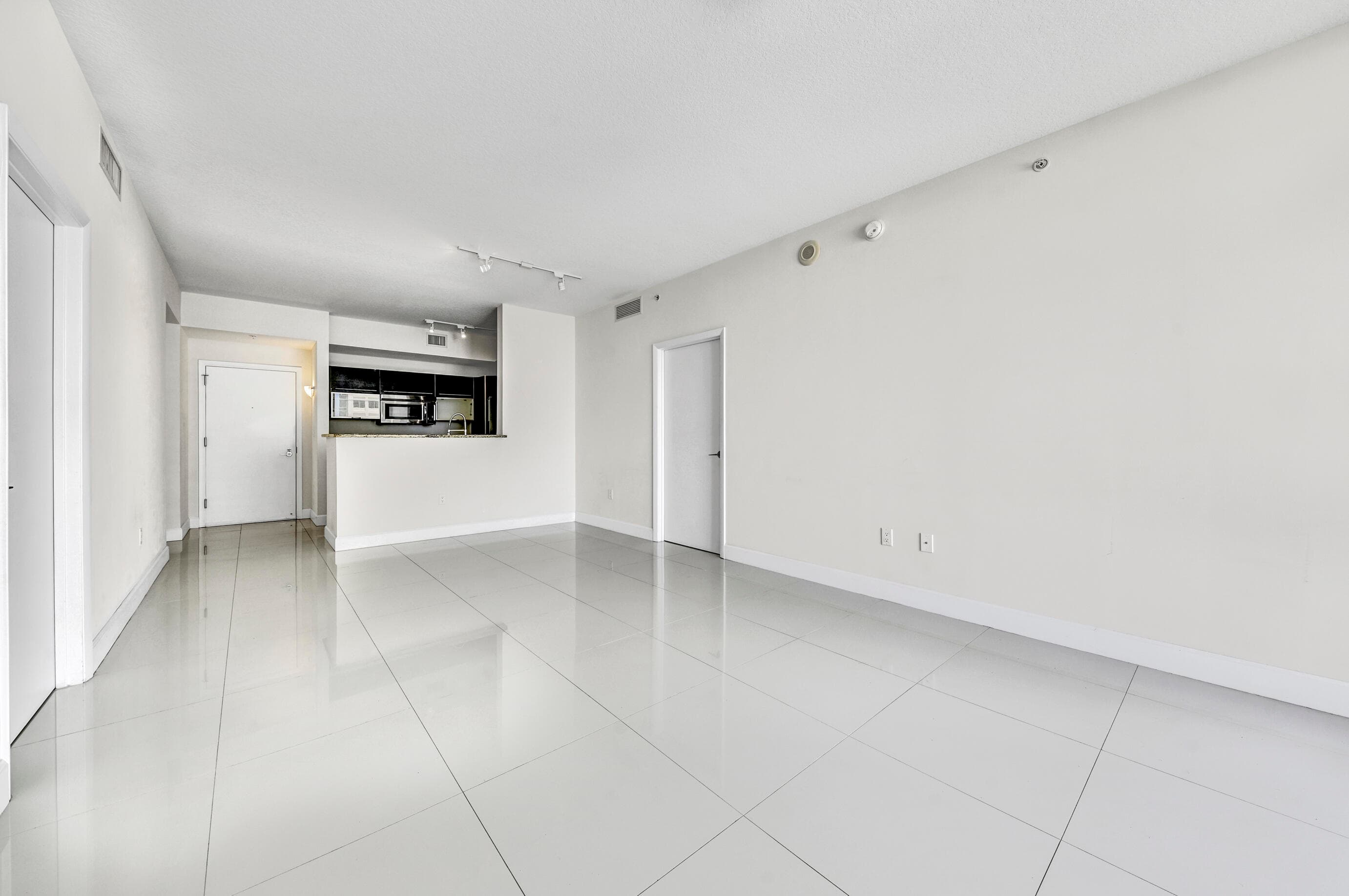 550 Okeechobee Boulevard 1404, West Palm Beach, FL 33401 — photo 5 of 11