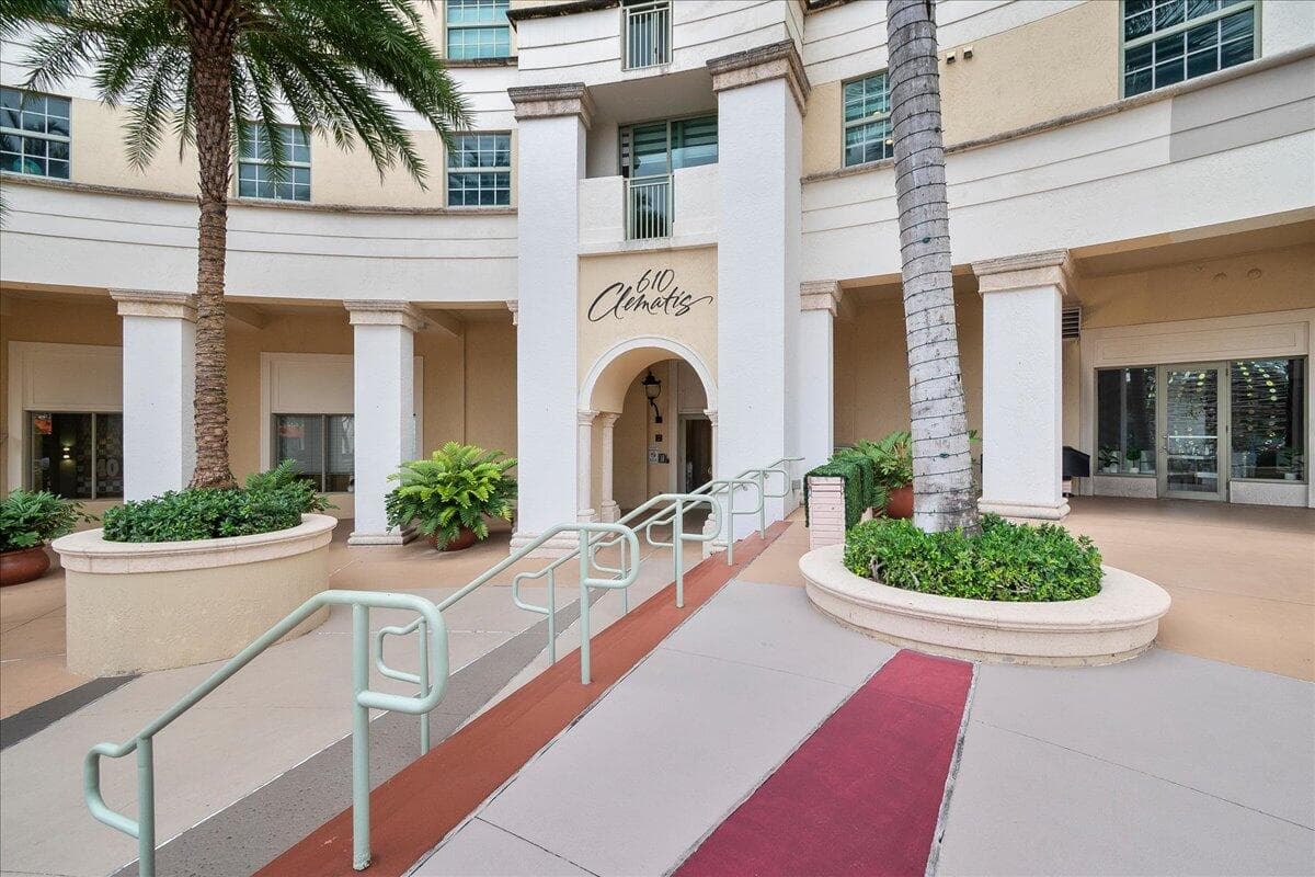 610 Clematis Street 704, West Palm Beach, FL 33401 — photo 2 of 33