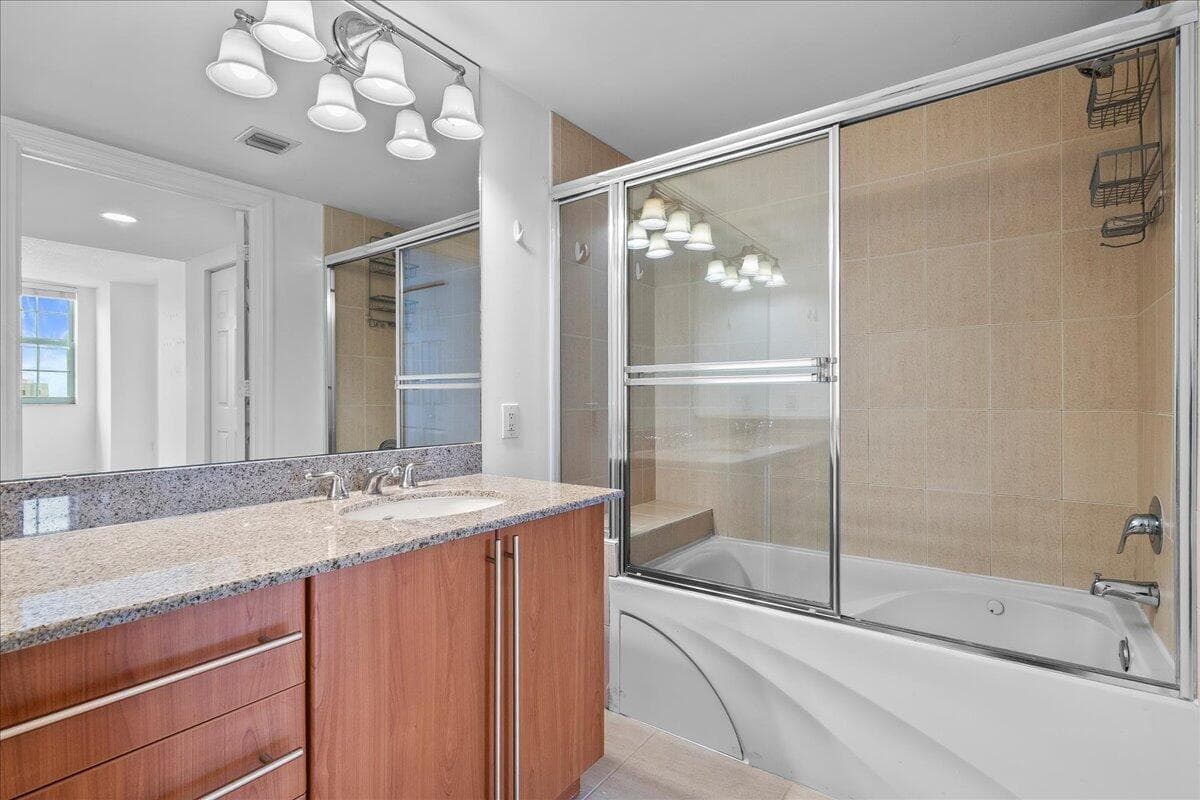 610 Clematis Street 704, West Palm Beach, FL 33401 — photo 15 of 33
