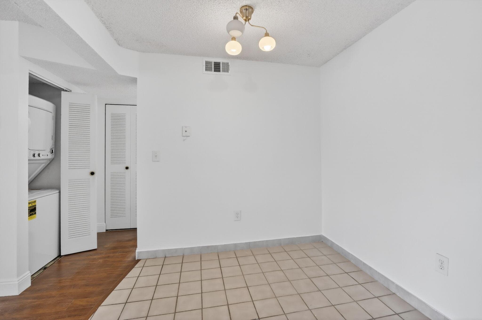 300 W Palm Cir Circle W 305, Pembroke Pines, FL 33025 — photo 10 of 42