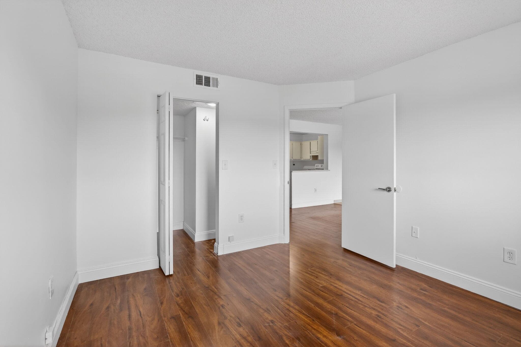 300 W Palm Cir Circle W 305, Pembroke Pines, FL 33025 — photo 14 of 42
