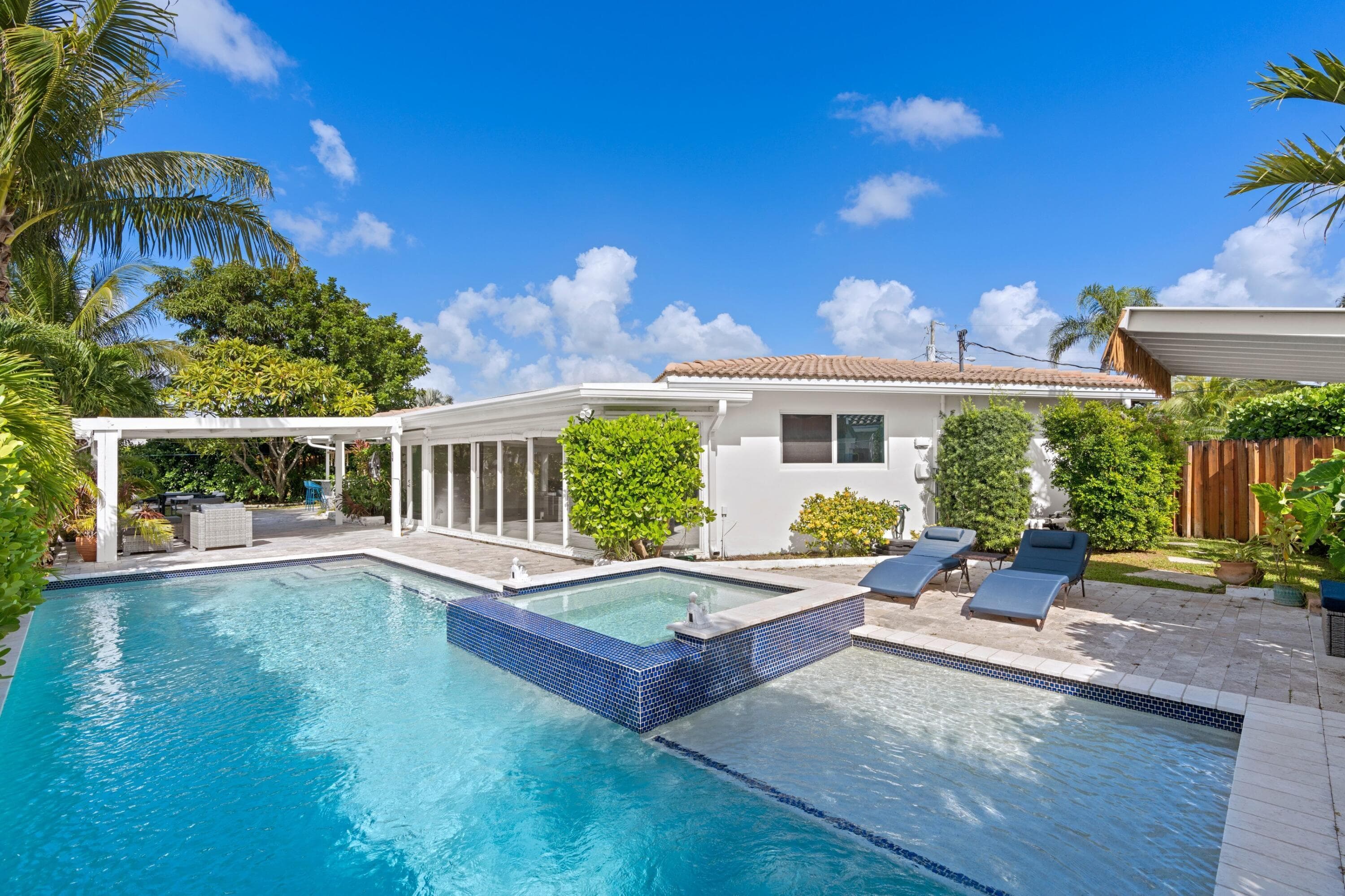 391 SE 7th Avenue, Pompano Beach, FL 33060 — photo 1 of 38