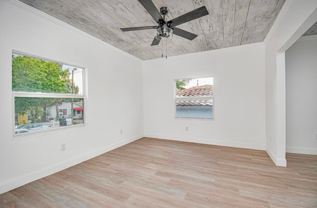 318 N E Street, Lake Worth Beach, FL 33460 — photo 3 of 17
