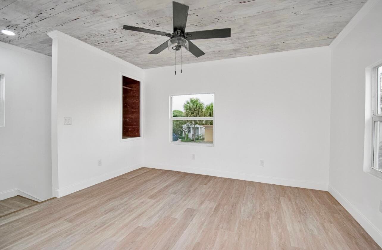 318 N E Street, Lake Worth Beach, FL 33460 — photo 4 of 17