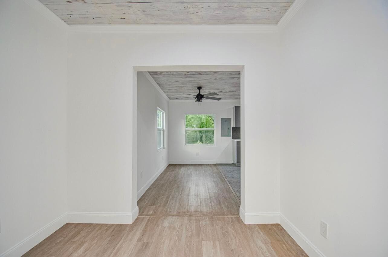 318 N E Street, Lake Worth Beach, FL 33460 — photo 6 of 17
