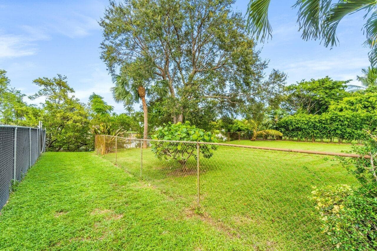 751 Hummingbird Way 1, North Palm Beach, FL 33408 — photo 16 of 22