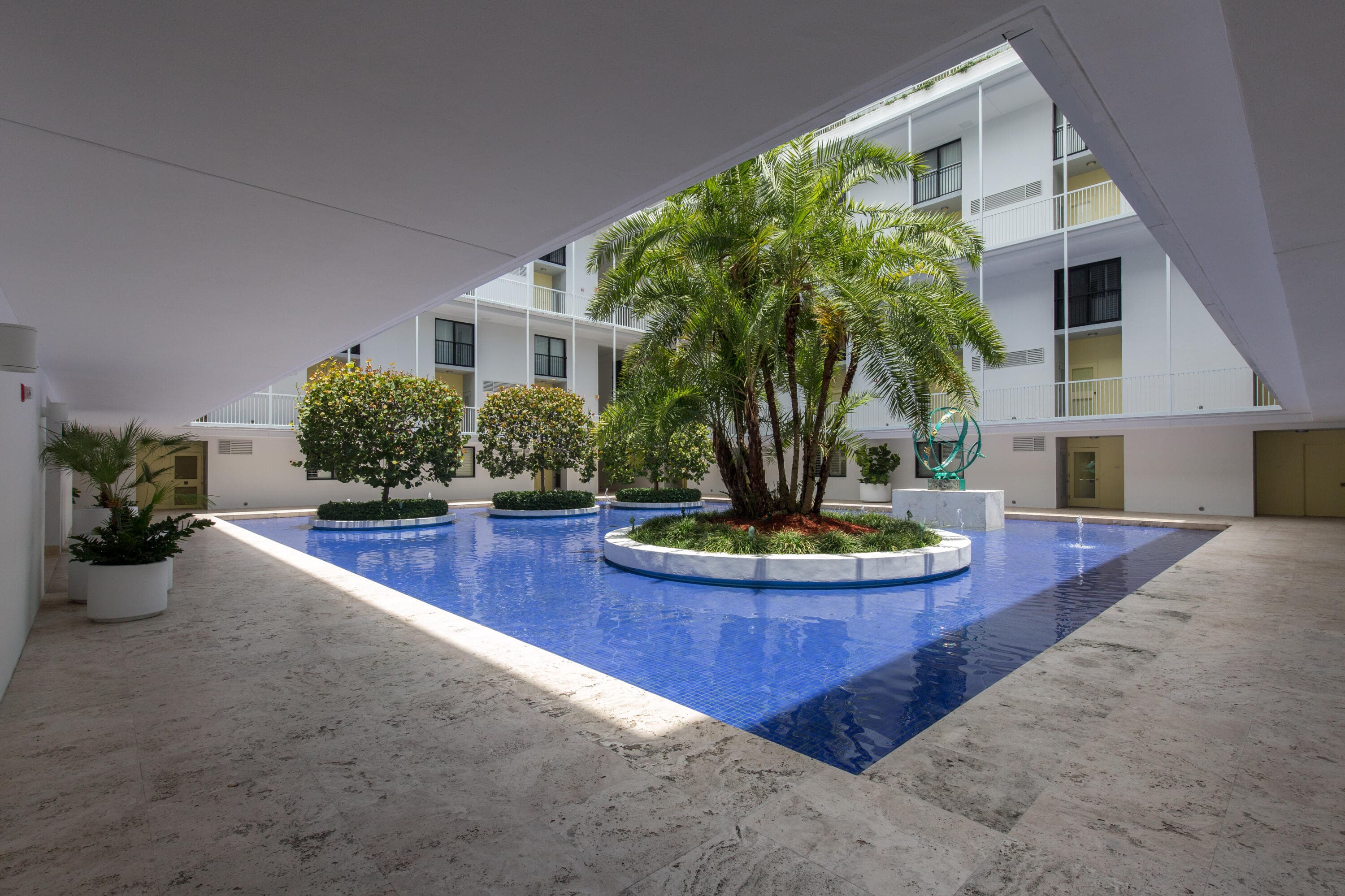 400 S Ocean Boulevard 216, Palm Beach, FL 33480 — photo 1 of 30