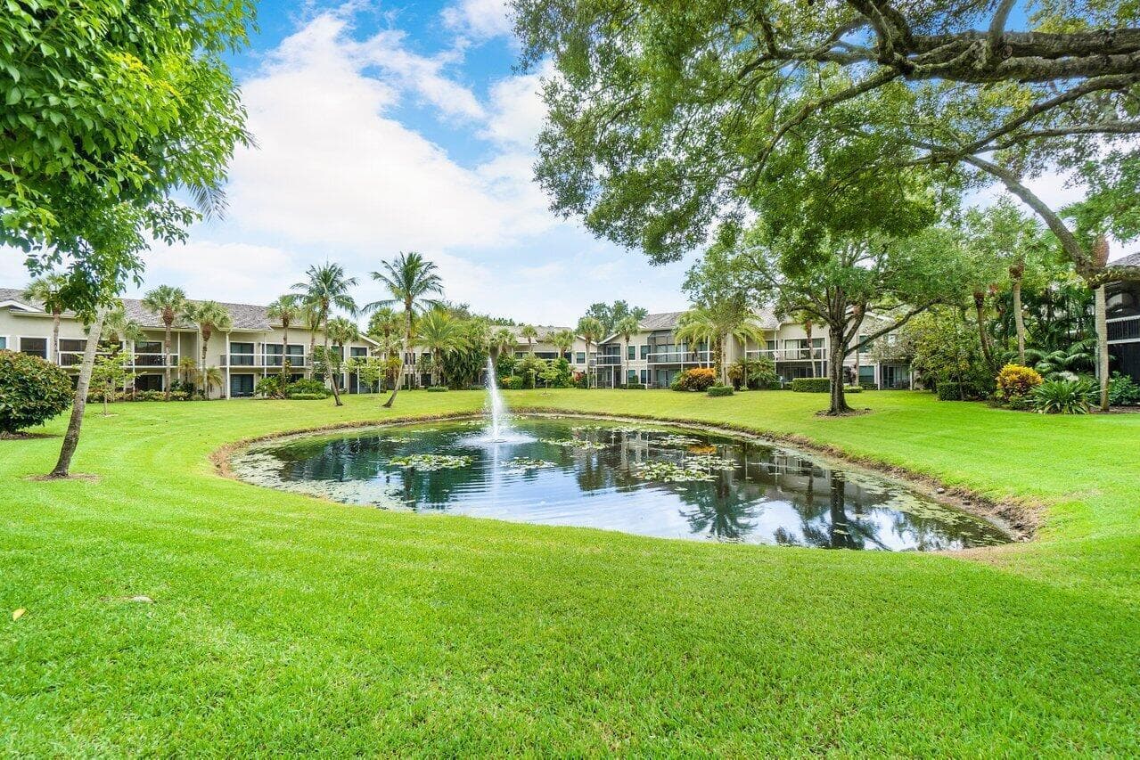 11863 Wimbledon Circle 427, Wellington, FL 33414 — photo 7 of 27