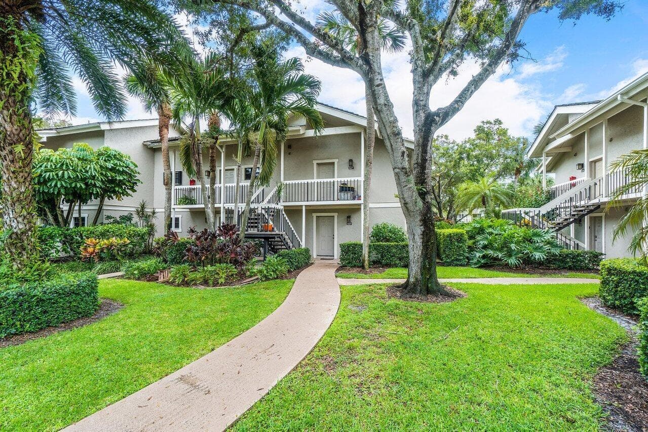 11863 Wimbledon Circle 427, Wellington, FL 33414 — photo 16 of 27