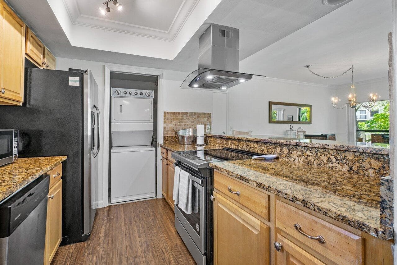 11863 Wimbledon Circle 433, Wellington, FL 33414 — photo 4 of 40