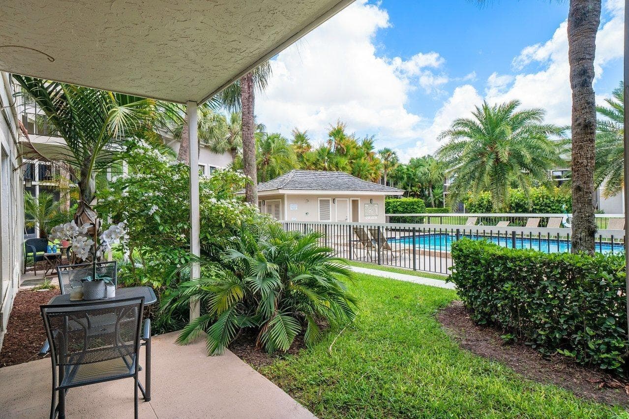 11863 Wimbledon Circle 433, Wellington, FL 33414 — photo 8 of 40
