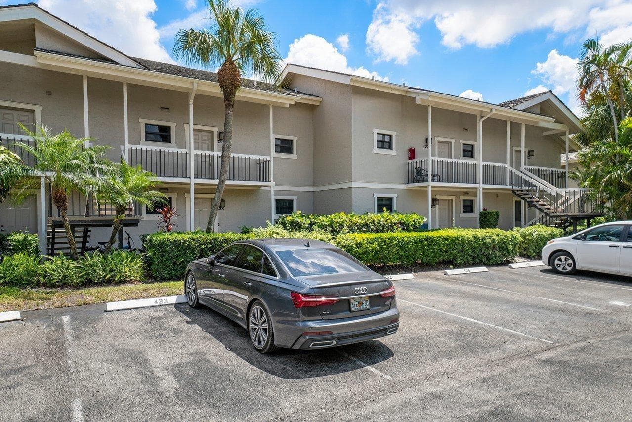 11863 Wimbledon Circle 433, Wellington, FL 33414 — photo 24 of 40