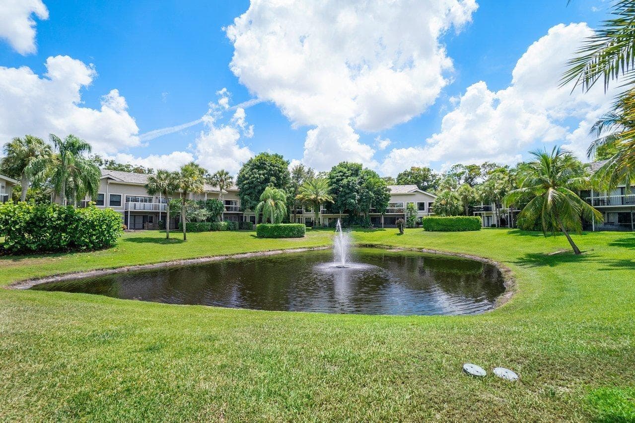 11863 Wimbledon Circle 433, Wellington, FL 33414 — photo 37 of 40