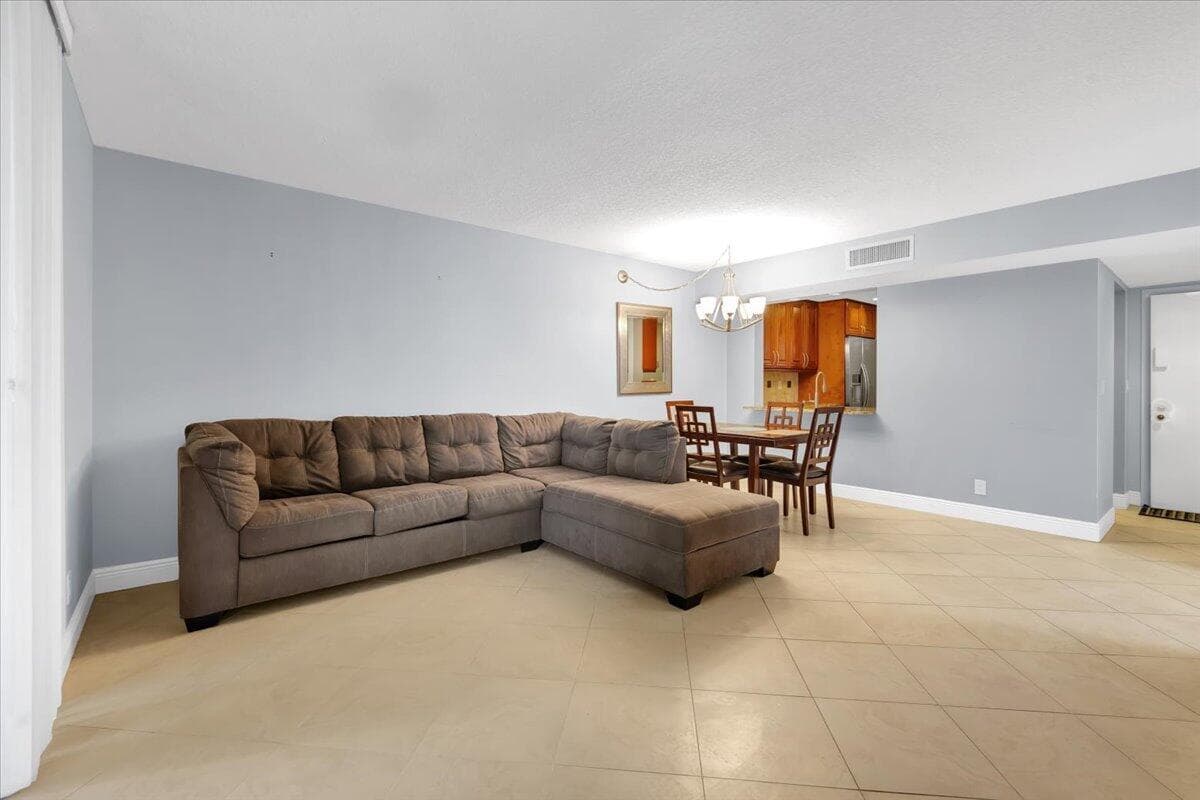 5190 Las Verdes Circle 108, Delray Beach, FL 33484 — photo 10 of 39