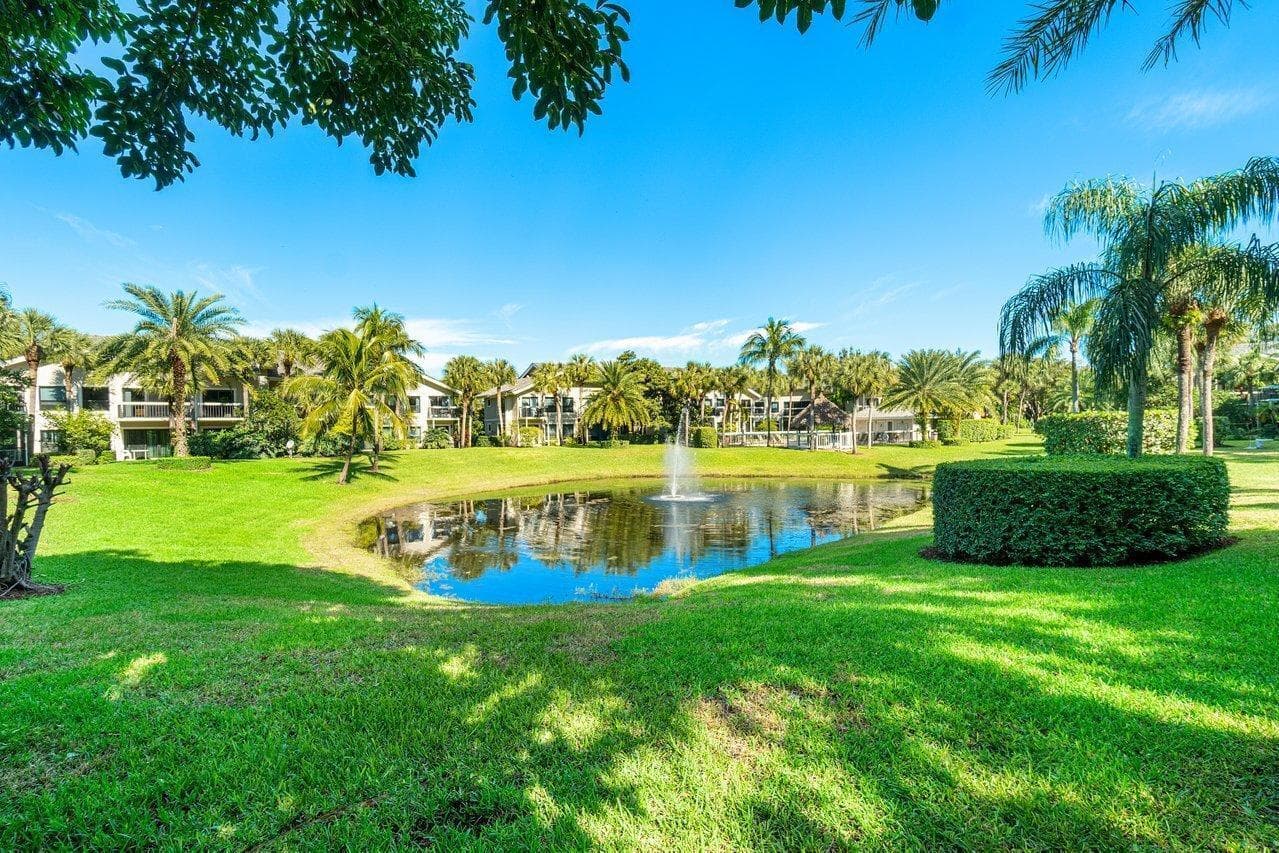 11863 Wimbledon Circle 445, Wellington, FL 33414 — photo 18 of 24