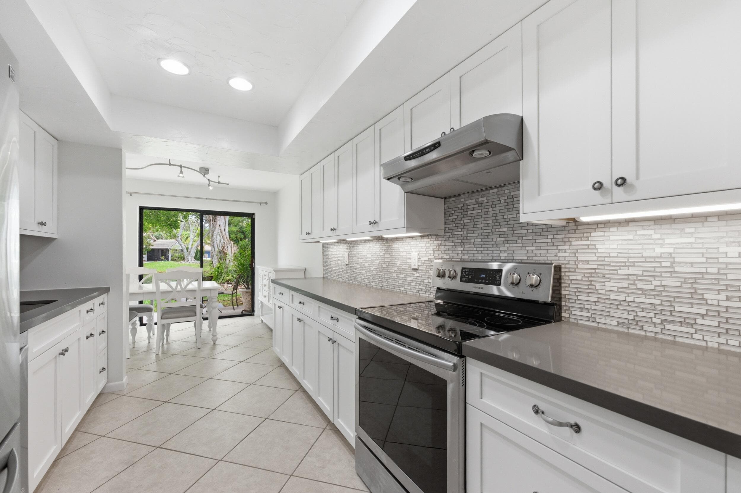 660 Deer Creek Edgewater Drive, Deerfield Beach, FL 33442 — photo 10 of 54