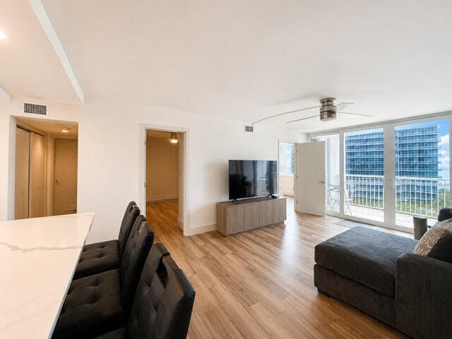 2200 NE 33rd Avenue 11g, Fort Lauderdale, FL 33308 — photo 6 of 33