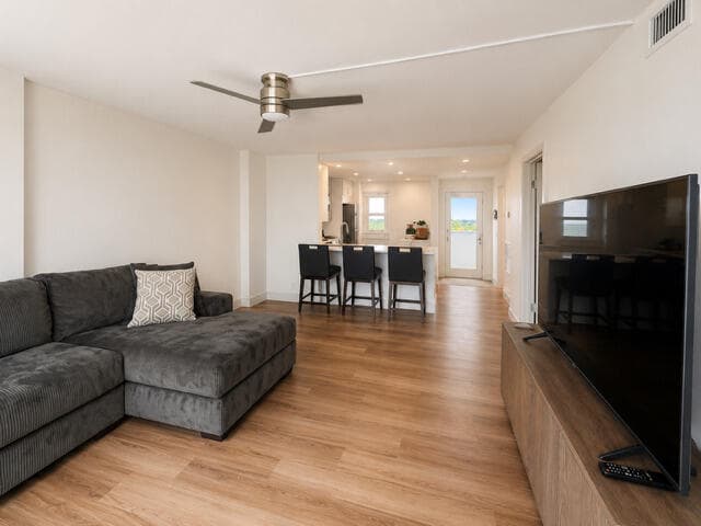 2200 NE 33rd Avenue 11g, Fort Lauderdale, FL 33308 — photo 7 of 33