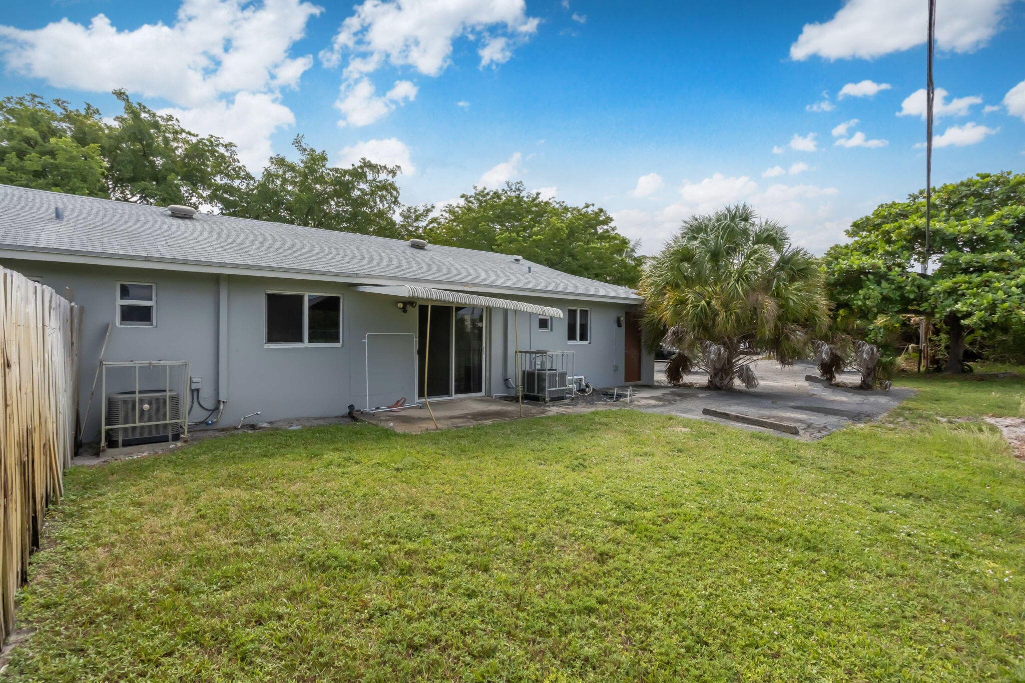 2227 NE 3rd Avenue 1 & 2, Delray Beach, FL 33444 — photo 33 of 38