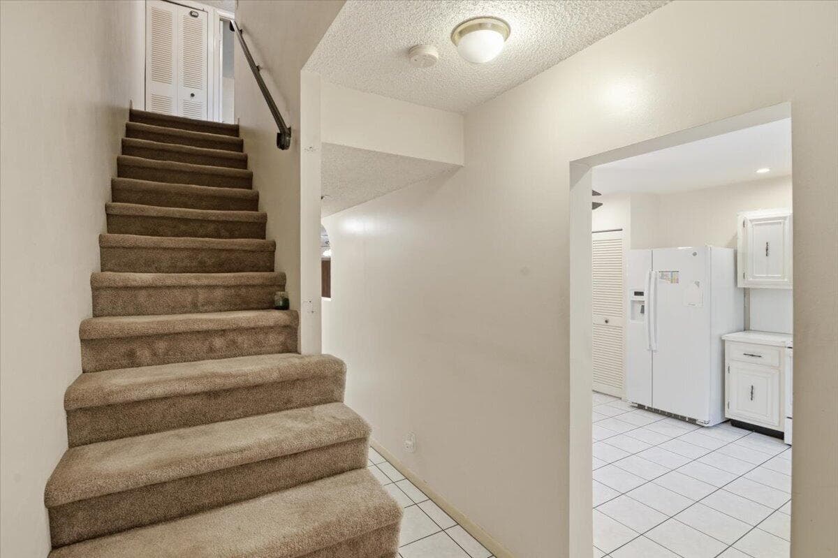 275 Jacaranda Drive, Plantation, FL 33324 — photo 7 of 37
