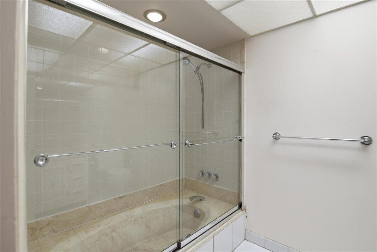275 Jacaranda Drive, Plantation, FL 33324 — photo 27 of 37