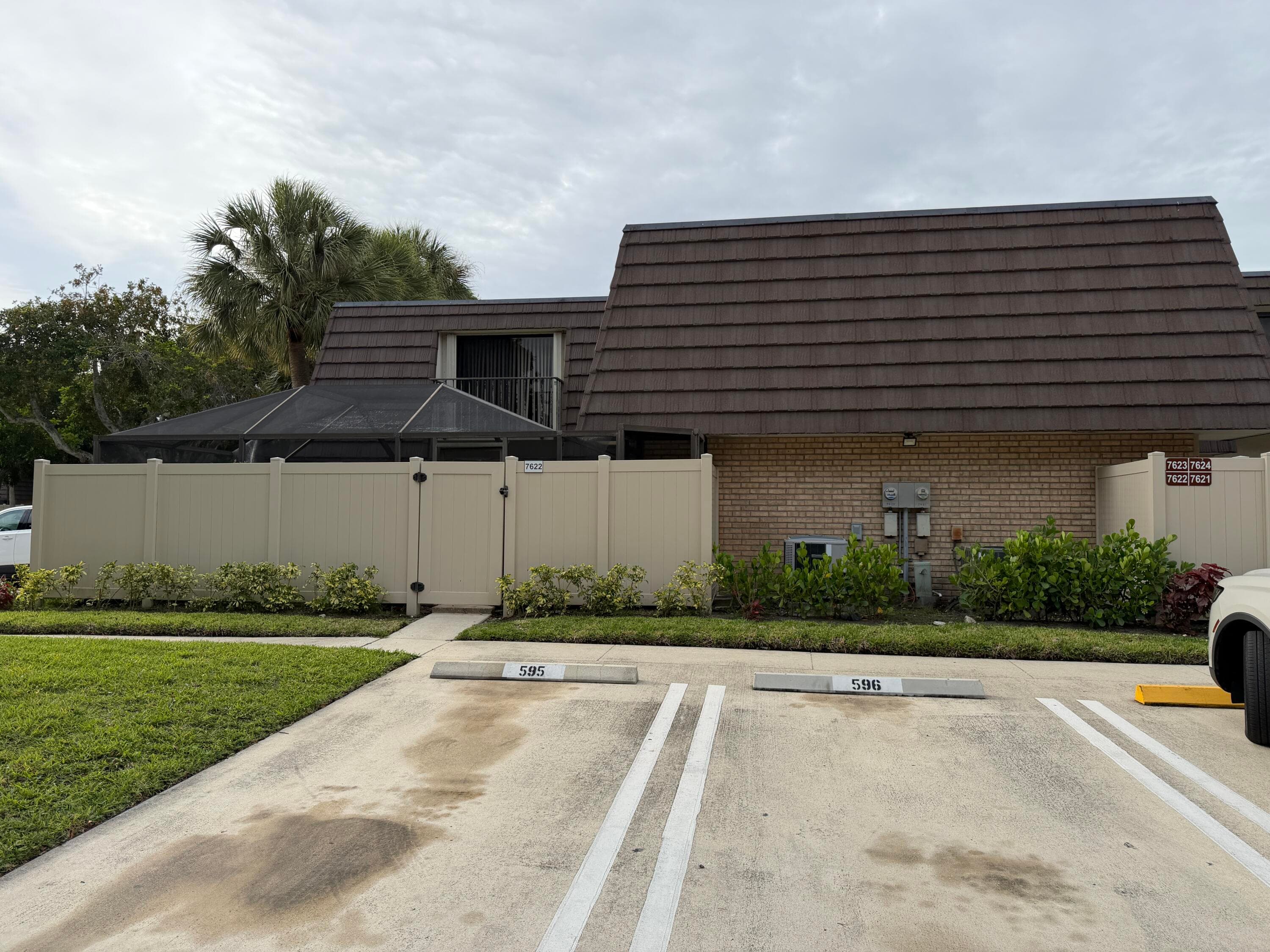 7622 N 76th Way 200, West Palm Beach, FL 33407 — photo 2 of 26