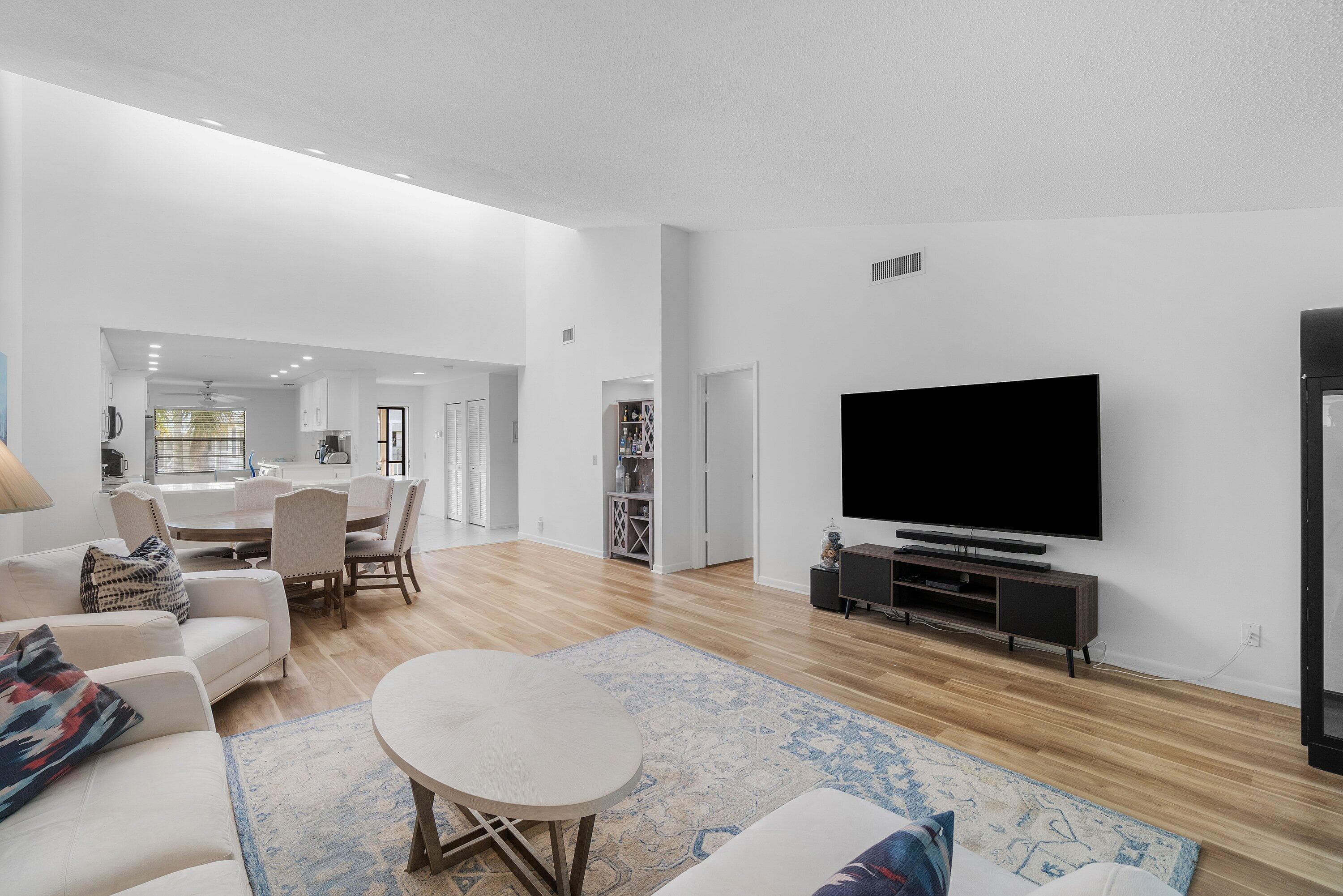 61 Eastgate Drive D, Boynton Beach, FL 33436 — photo 3 of 20