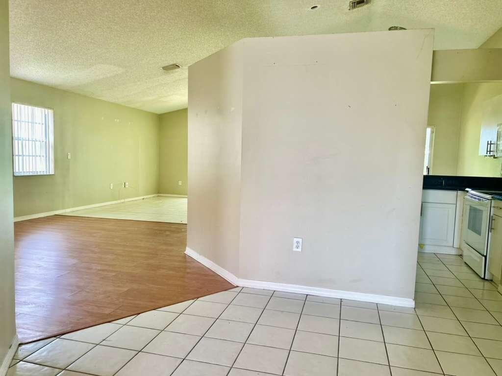2585 NW 79th Avenue, Margate, FL 33063 — photo 8 of 31